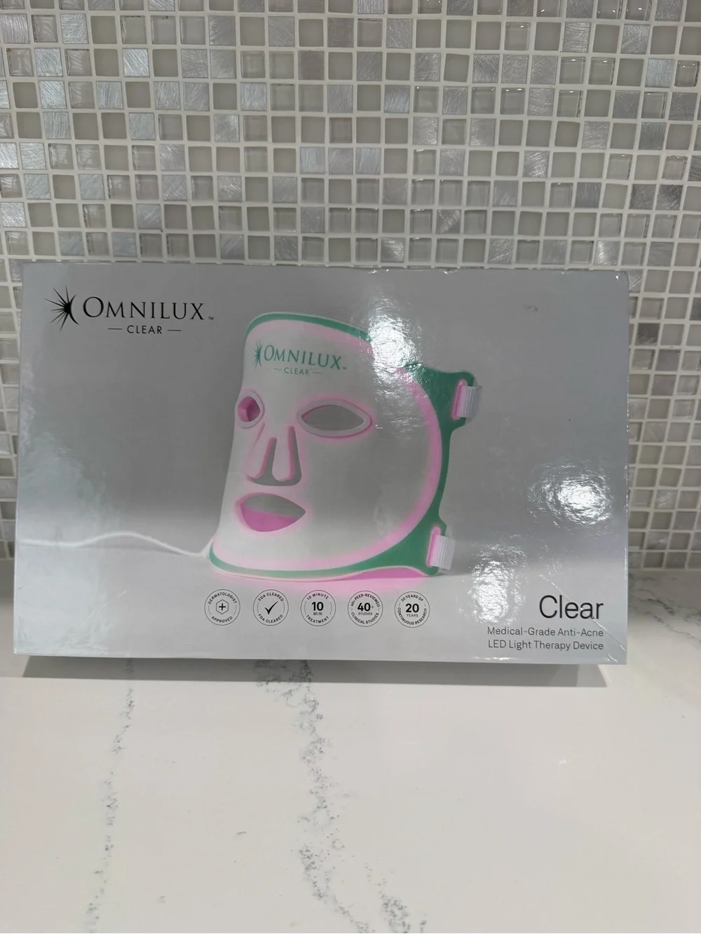 NIB Omnilux Contour Face LED Madk Device
